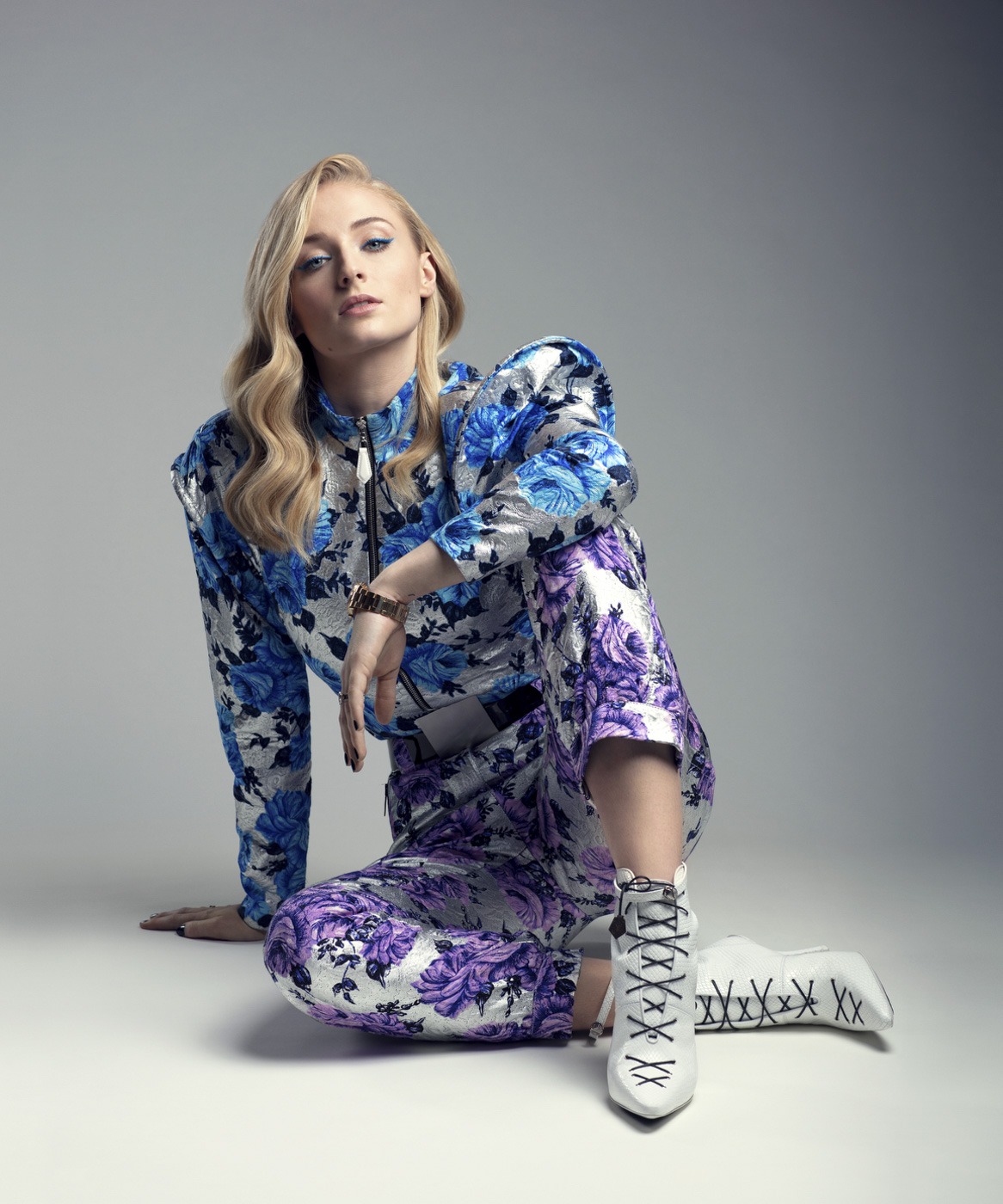 SOPHIETURNER-9021ELISABETHCARENCROP